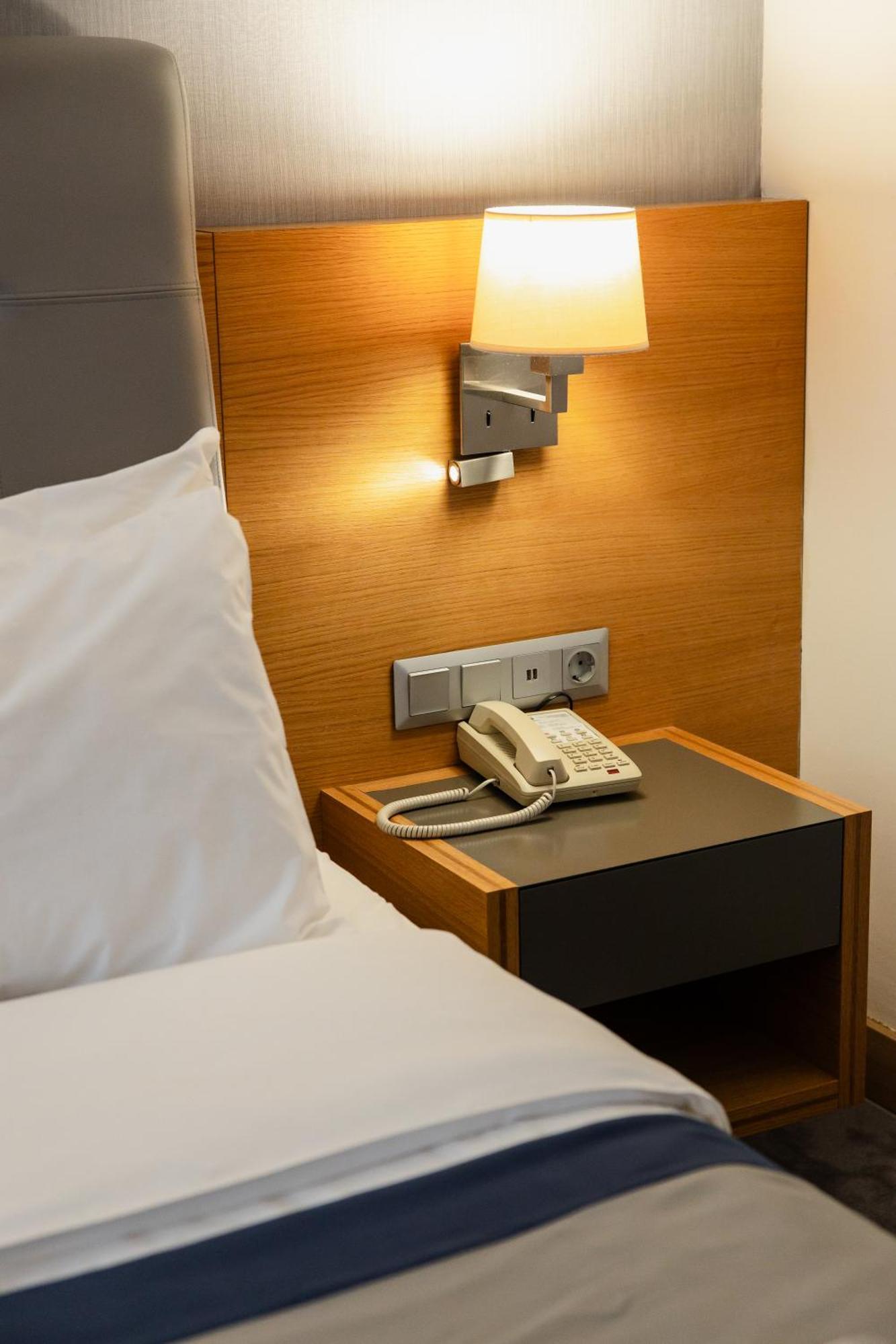 - Aktau - Seaside By Ihg Hotel 4*